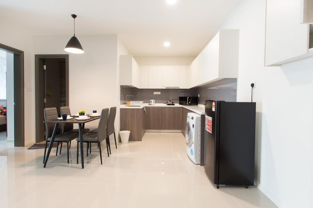 Modern, High Floor Suasana Suites 05 In Jb Johor Bahru Exterior foto